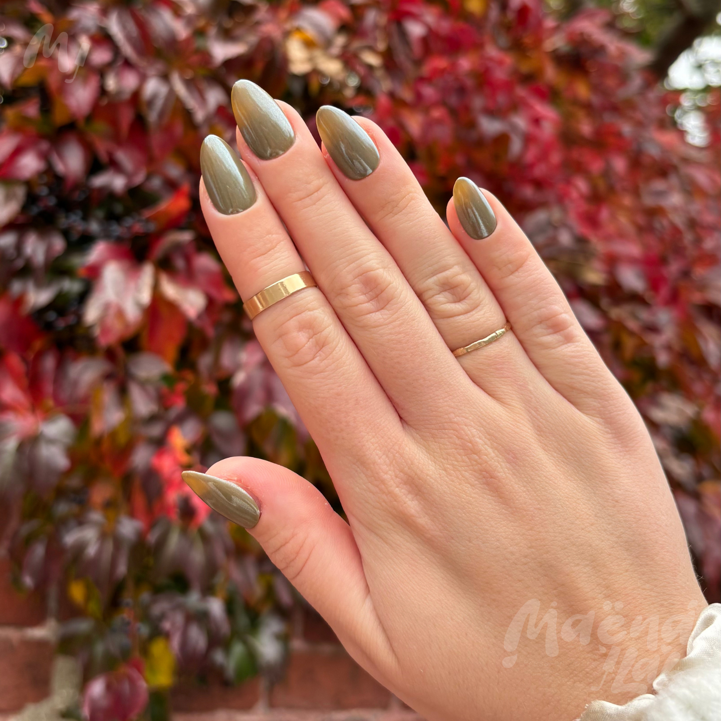Monochrome vert olive effet glacé